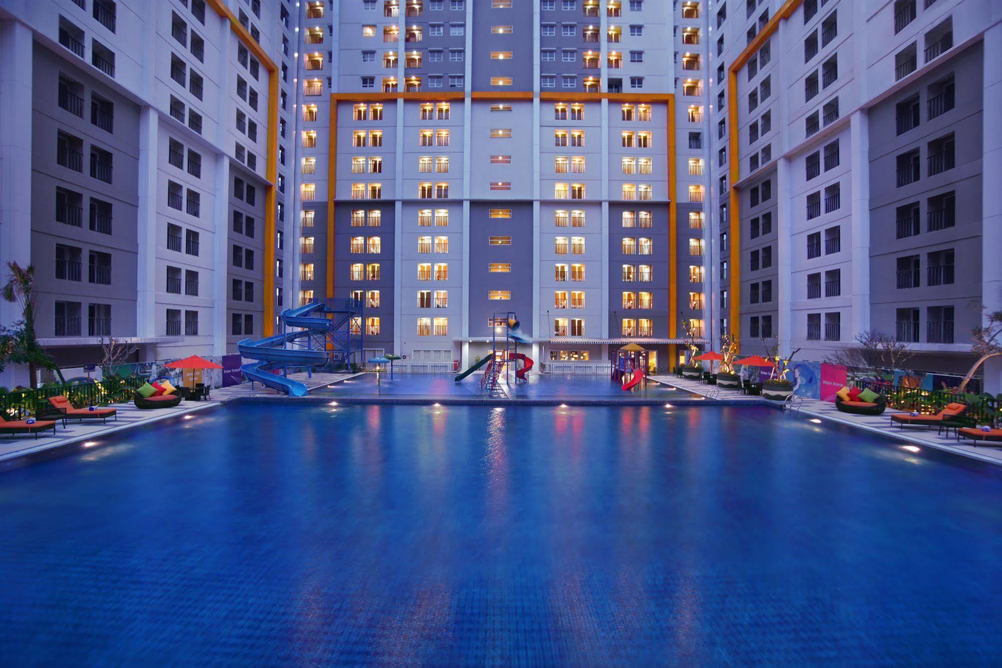 Vega Hotel Gading Serpong Exterior foto